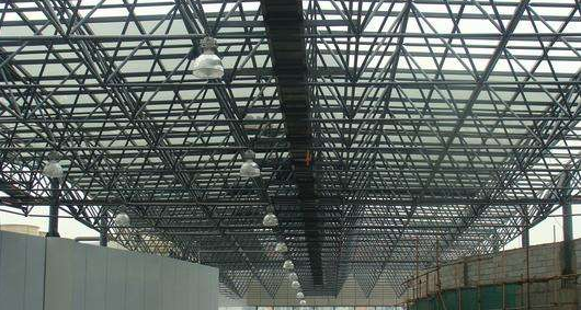 阜阳听网架公司的名目师阐述其网架的季节个性